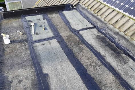 How to Repair a Flat Roof: A Comprehensive Guide to Fixing Leaks and Extending Lifespan